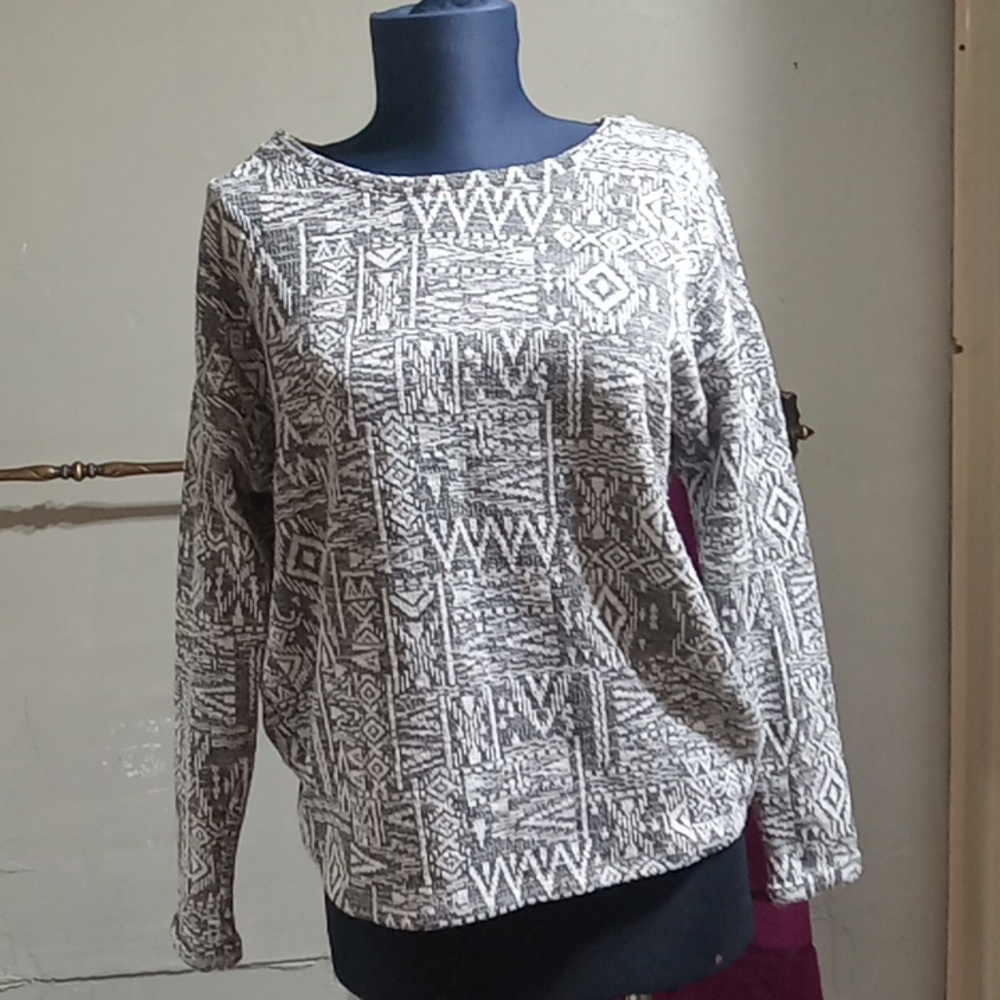 "🩷" Funky print top